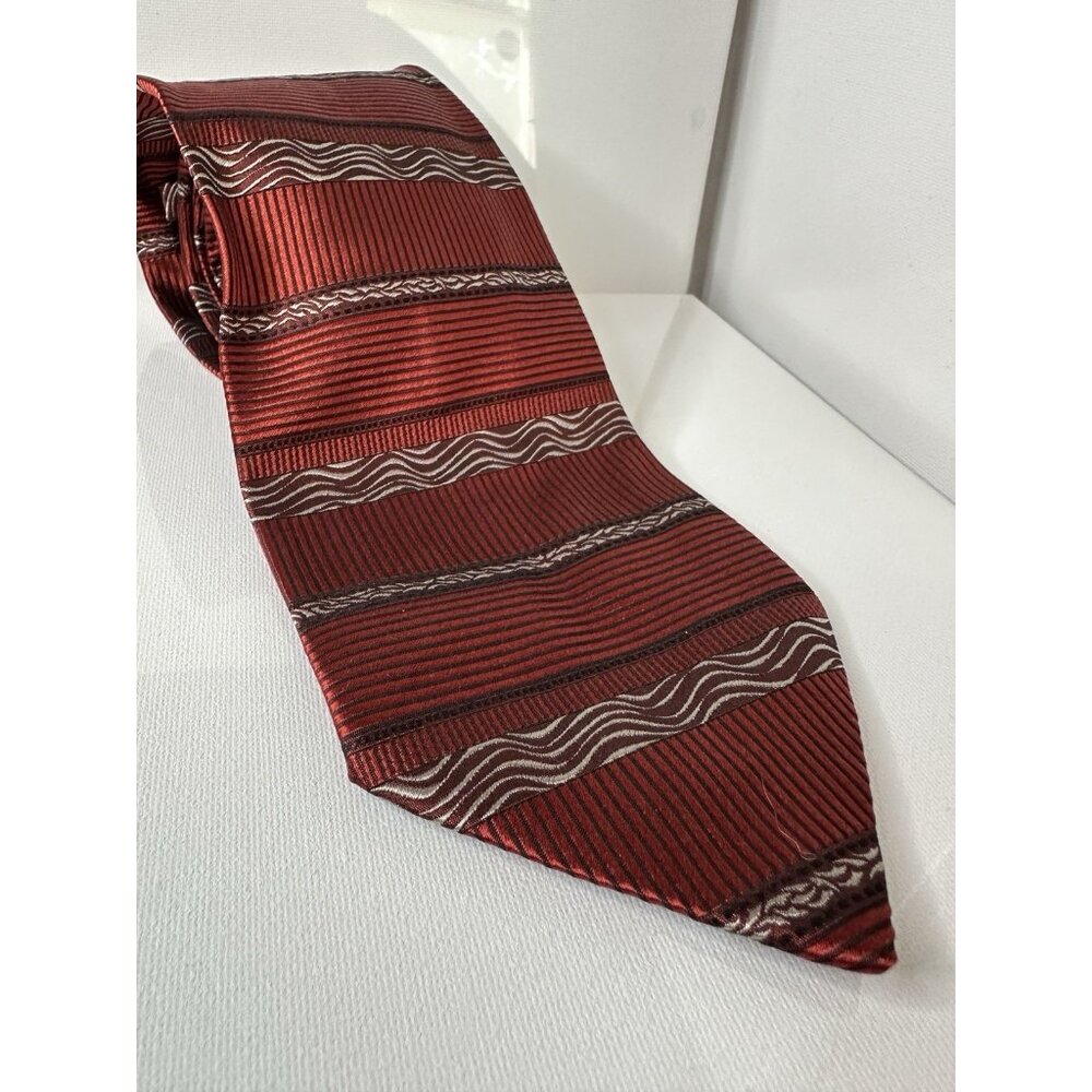 Vintage Novia Collection Italy Men’s Red Multi Striped Neck Tie